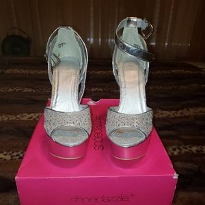Shoedazzle silver platforms